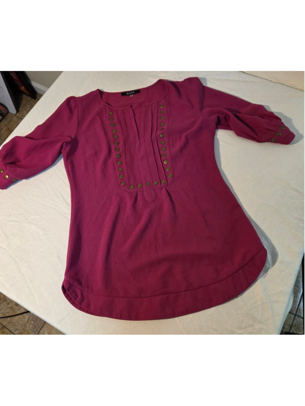 41 Hawthorn Split V-Neck Pintuck Blouse Magenta Pink Gold Studded Sleeve XS W-16